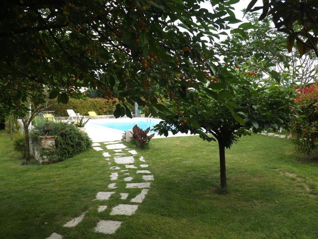 B&B Ai Tre Confini Monzambano Exterior foto